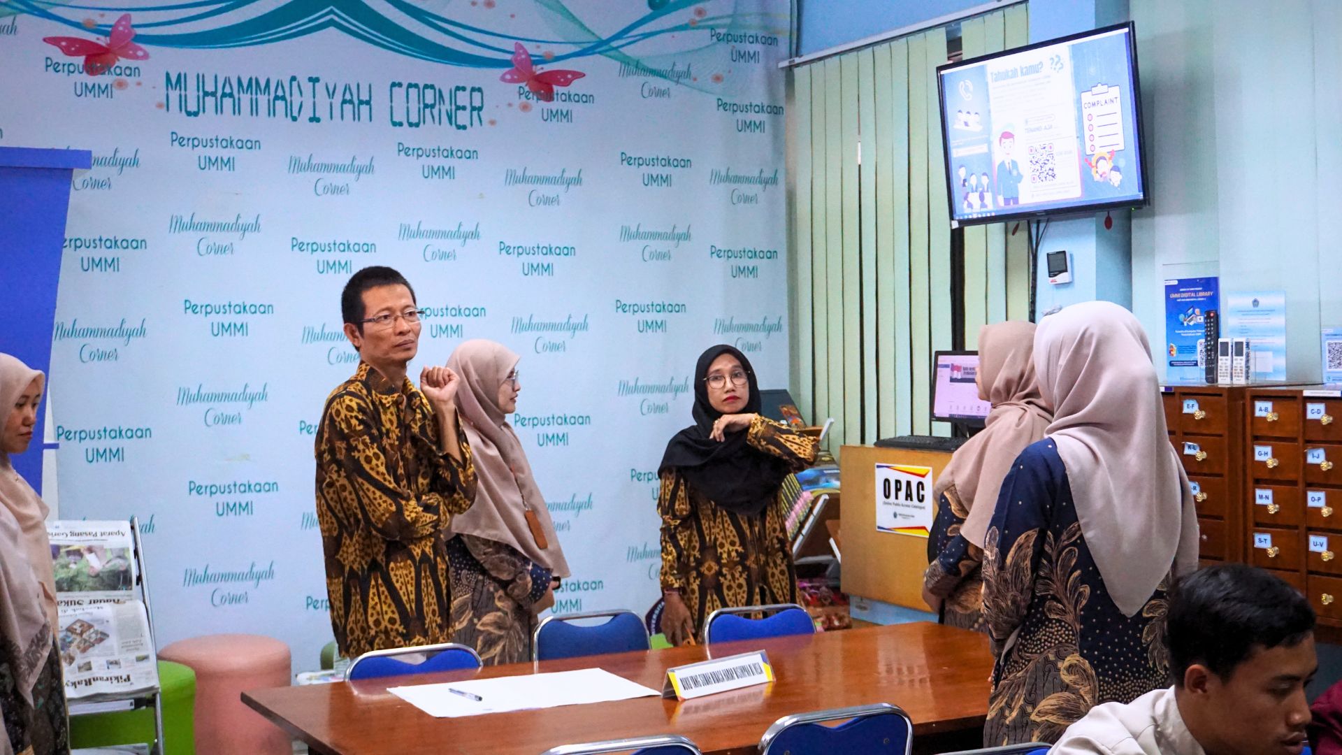 Asesor LAMSAMA Tinjau Fasilitas Perpustakaan UMMI dalam Akreditasi Program Studi S1 Kimia