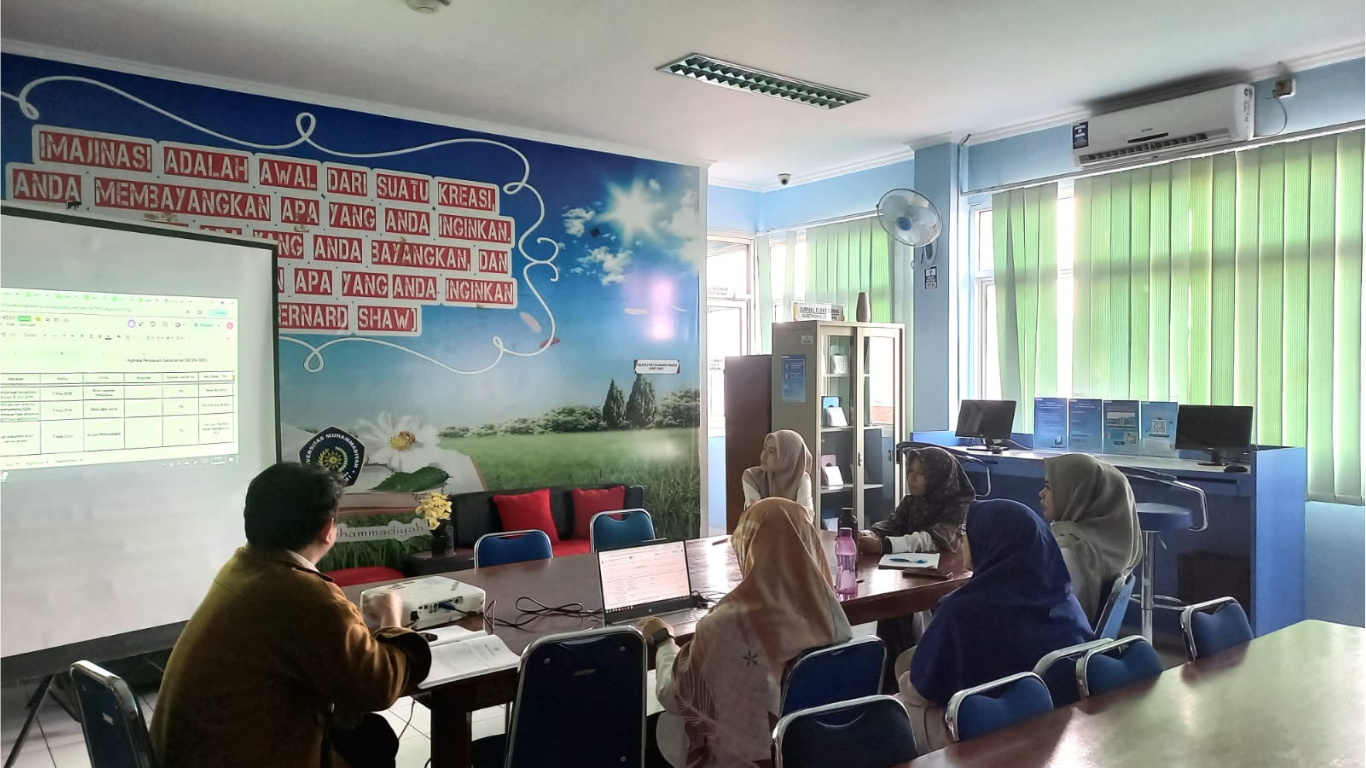 Rapat Semester Program Kerja Perpustakaan UMMI: Evaluasi dan Strategi Menuju Kinerja Optimal